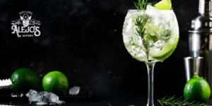 Saiba Como Preparar Uma Gin Tônica Perfeita com Limão e Alecrim!